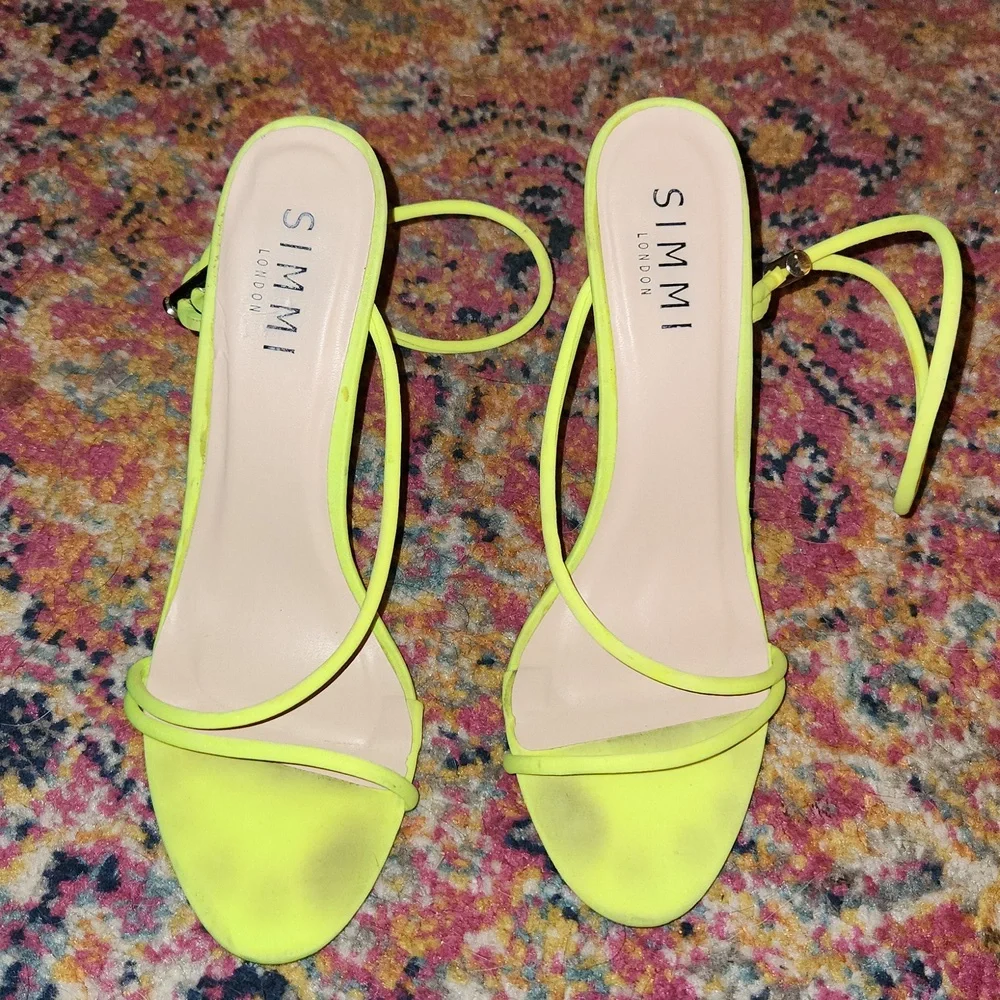 Simmi London Neon Cassie Starppy Heels Size 7